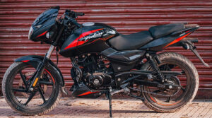 पहेली नजर मे ही दिलों को घायल करने लॉन्च हुआ Bajaj Pulsar 150, देखिए कीमत