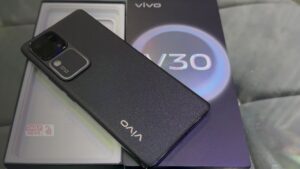 Vivo V30 की कीमत हुई कम, 12GB तक RAM के साथ मिलेगी 50MP सेल्फी कैमरा