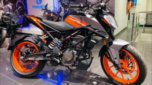 एक जमाने के स्टाइलिश लुक के साथ ल़डकियों को अपनी और आकर्षित करने आया KTM Duke 200, देखे कीमत