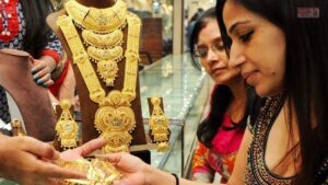 Gold Price Today: त्यौहार के सीजन में सोने के दाम में आई भारी गिरावट, जानिए आज के लेटेस्ट रेट