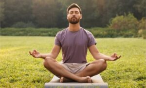 Yoga Benefits: जानें योगा के 7 गहरे लाभ, जो आपके शारीरिक और मानसिक जीवन में ला सकते हैं बदलाव