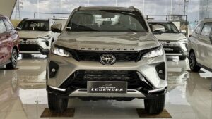 Toyota Fortuner का जलवा पूरे बाज़ार में मचा रहा Bollywood की तरह धूम