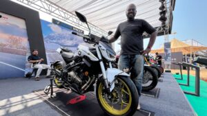 Yamaha MT-15 से भी भौकाली Look और 400cc इंजन के साथ आई, QJ Motor SRK 400 स्पोर्ट बाइक