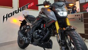 Apache और Bajaj सबको करी टक्कर देने, 57KM माइलेज के साथ आ रही Honda Hornet 2.0 बाइक