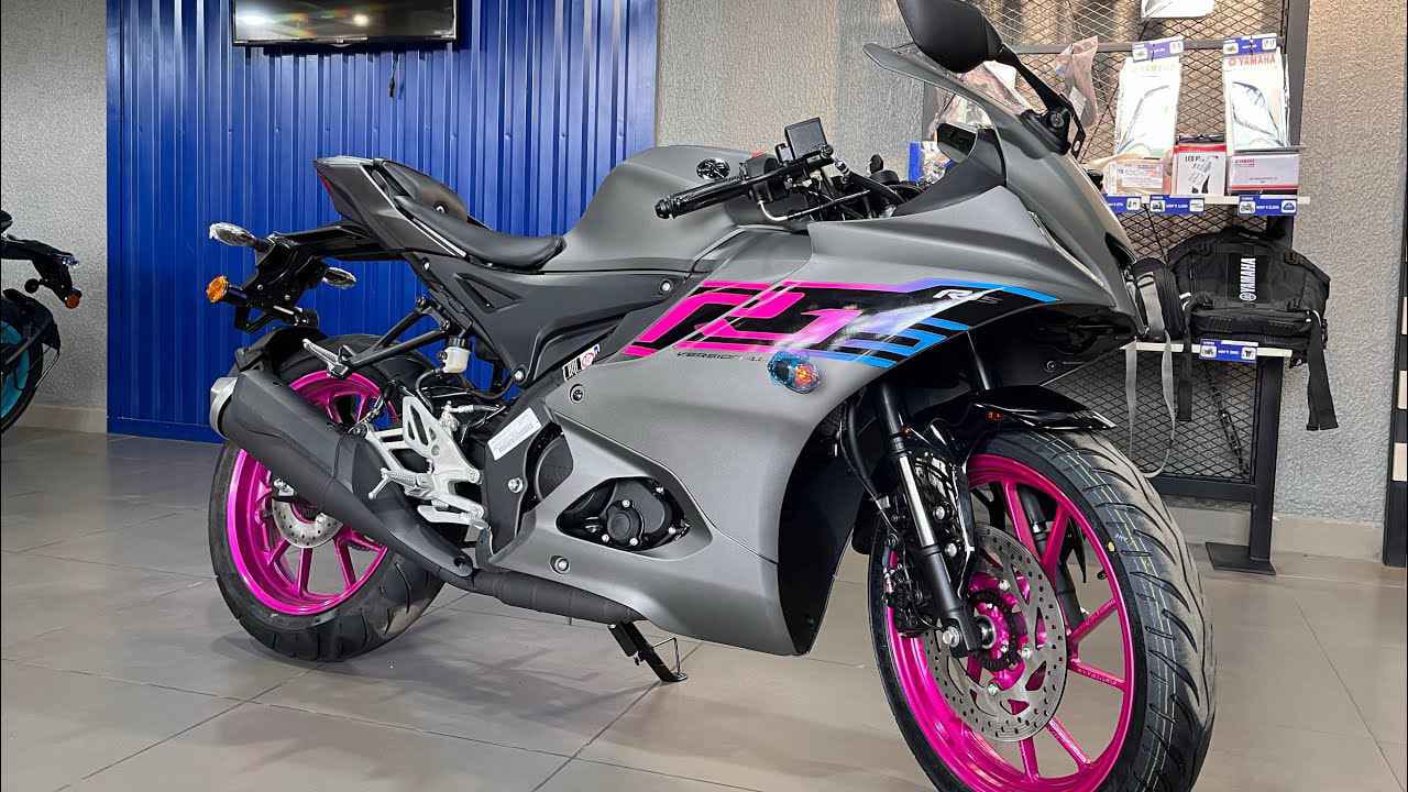 Yamaha R15 V4