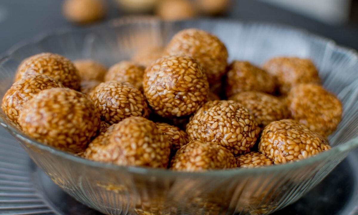 Til Laddu Recipe