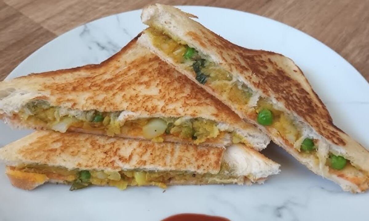 Aloo Masala Sandwich