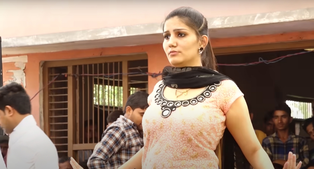  Sapna Chaudhary ने तू चीज लाजवाब पर मचाया धमाल जोरदार ठुमकों से फिर जीता दिल