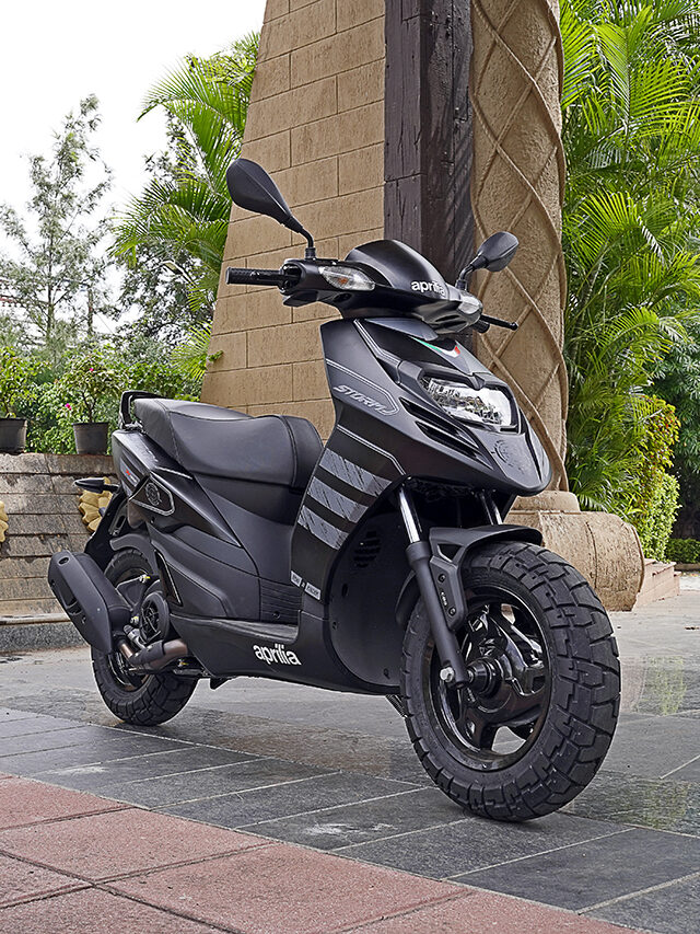 2020-Aprilia-SR-160-Storm-BS6-review-bike-india-0