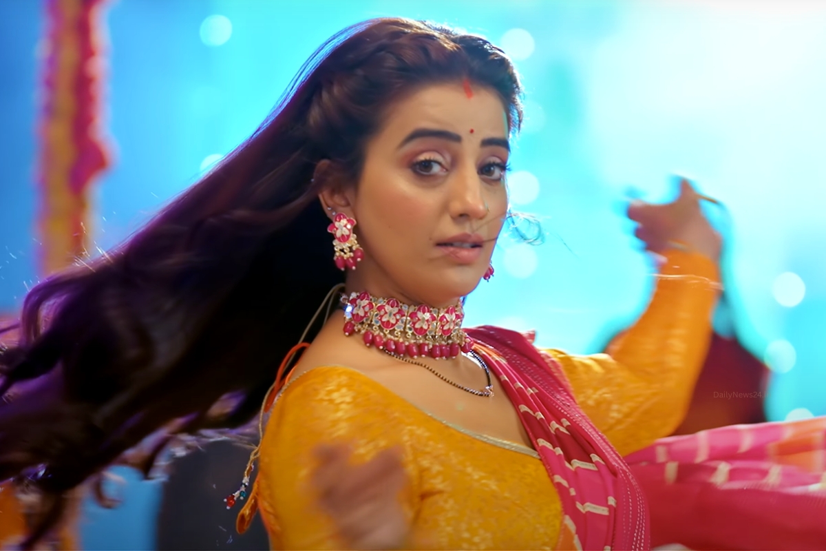 Bhojpuri Song: बनारस की साड़ियों में बसी मोहब्बत की कहानी सड़िया बनारसिया में Akshara Singh का दिल छू लेने वाला अंदाज़