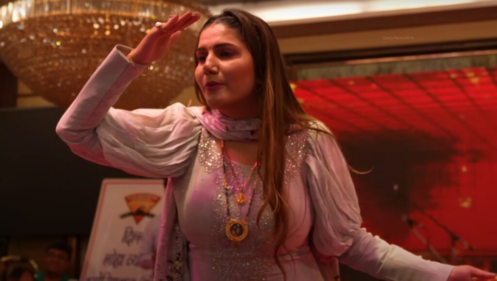 Haryanvi Song: पानी छलके Sapna Choudhary के धमाकेदार डांस परफॉर्मेंस ने जीता दिल