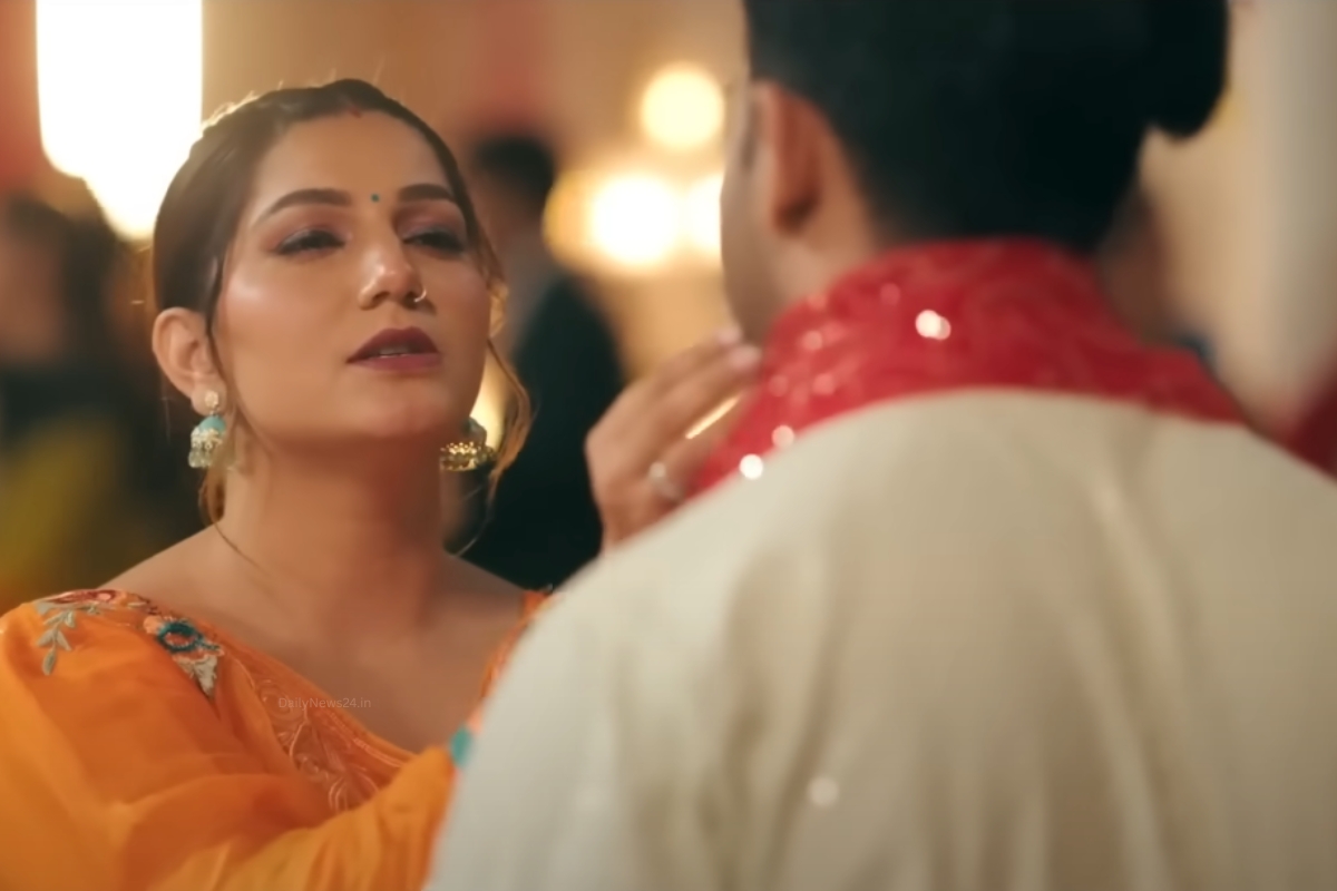 Haryanvi Song: तेरी गूंठी का बनालेल मने नाग छल्लिया Sapna Choudhary और रुचिका जांगिड़ के धमाकेदार गाने ने जीता दिल