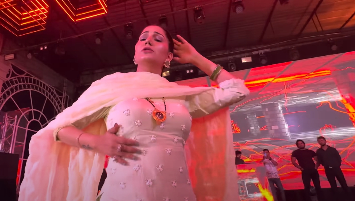 Haryanvi Song: Sapna Choudhary का धमाकेदार डांस और नए हरियाणवी गानों से गांव में मचा तहलका