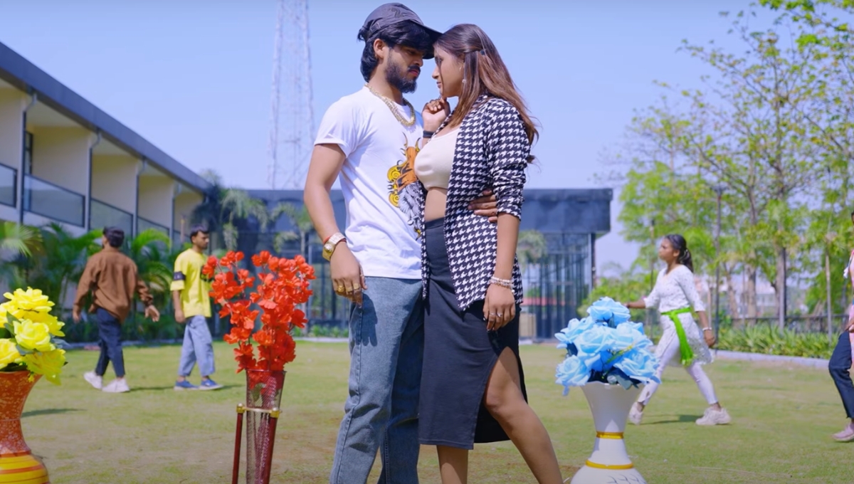 Bhojpuri Song: Ashish Yadav और Shweta Sargam की जोड़ी ने रचा इतिहास मगही गाने में