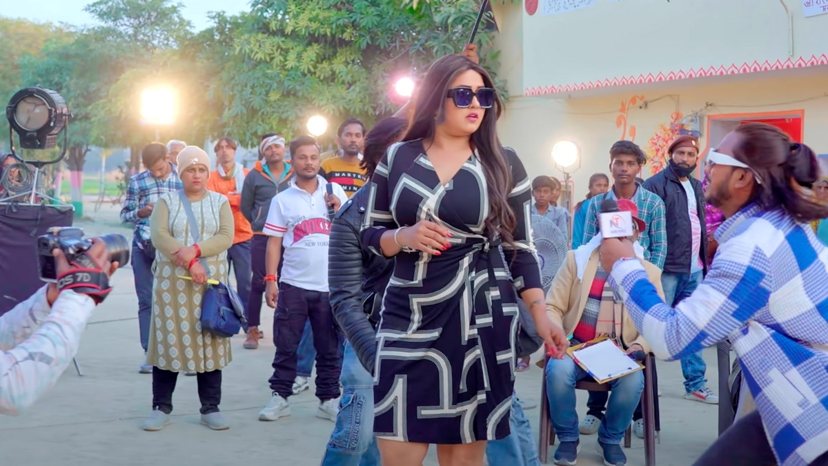 Bhojpuri Song: लईका ना चाही Defender वाला