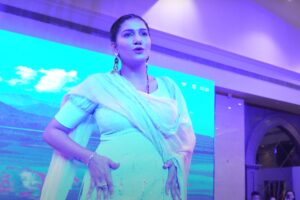 Haryanvi Song: Sapna Choudhary का धमाकेदार डांस 'सुरमा' में छाया हरियाणवी तड़का