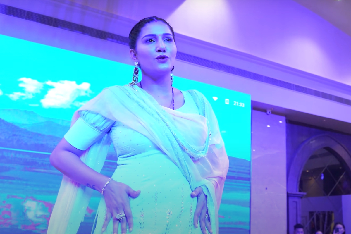 Haryanvi Song: Sapna Choudhary का धमाकेदार डांस 'सुरमा' में छाया हरियाणवी तड़का