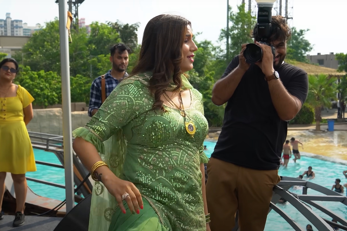 Haryanvi Song: Sapna Choudhary का नया धमाका 'पानी छलके' में जबरदस्त डांस परफॉर्मेंस ने दिल जीत लिया