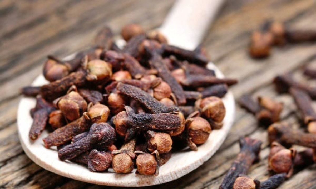 Cloves For Hair