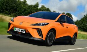 MG 4 EV: बजट फ्रेंडली इलेक्ट्रिक कार जिसमें मिलता है स्टाइल, स्पीड और टेक्नोलॉजी का पूरा पैकेज