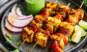 Paneer Tikka Recipe: घर पर बनाएँ सिर्फ़ 10 मिनट में रेस्टोरेंट जैसा परफेक्ट स्नैक्स