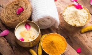 Homemade Ubtan For Skin: सौंदर्य का आयुर्वेदिक रहस्य, घर पर बनाएँ उबटन और पाएँ निखरी त्वचा