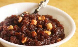 Date Palm Halwa: बच्चों और बड़ों दोनों के लिए परफेक्ट बिना चीनी का हेल्दी इंडियन डेज़र्ट