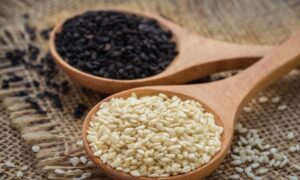 Sesame Seeds For Health: सर्दियों के दिनों में सेहत, ताकत और सुंदरता का खज़ाना