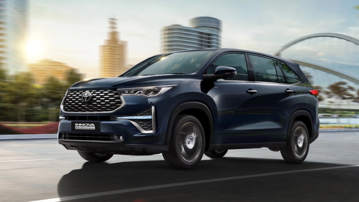 Toyota Innova Hycross