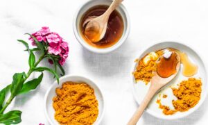 DIY Turmeric Face Pack