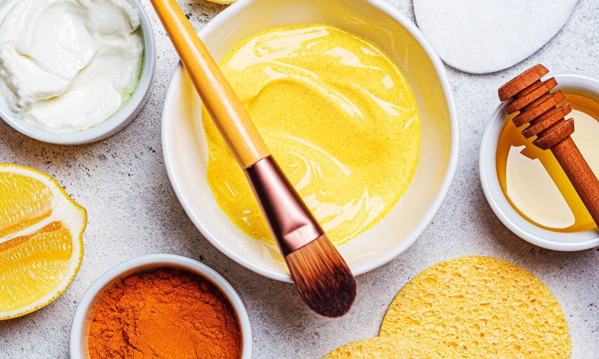 DIY Turmeric Face Pack