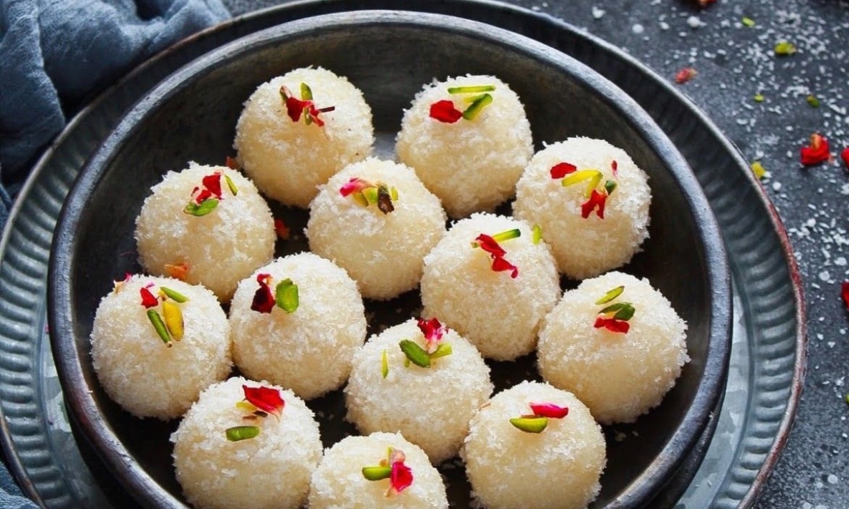 Nariyal Ke Laddu